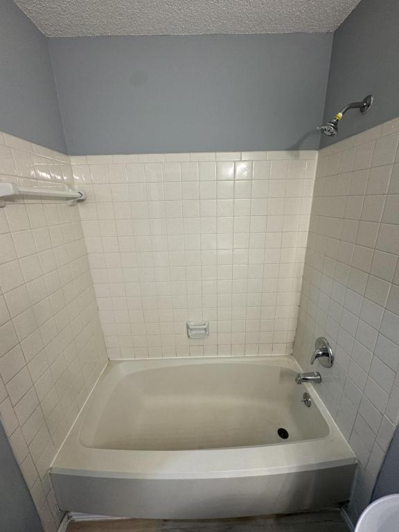 Building Photo - 11 Apple Ln