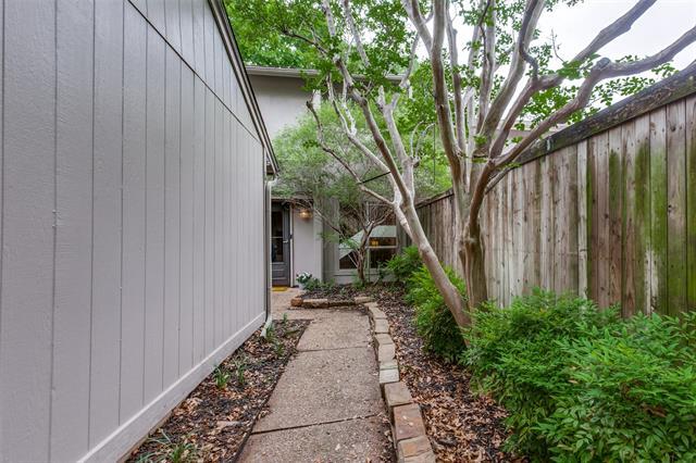 Building Photo - 9625 Highland View Dr