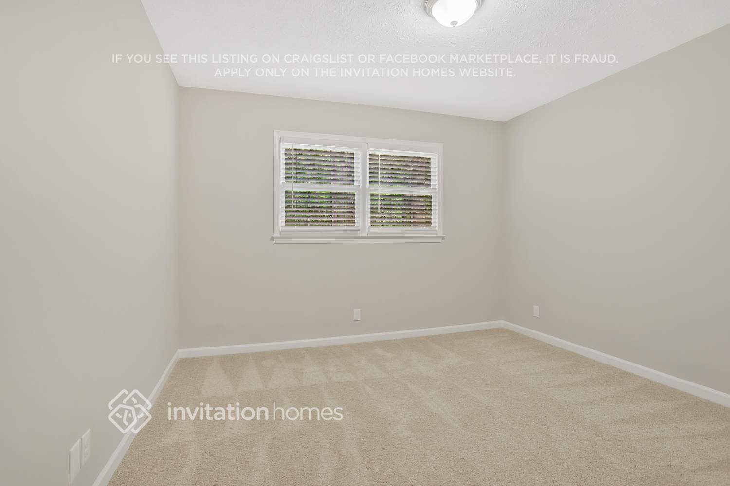 Building Photo - 5018 E Shore Dr SW