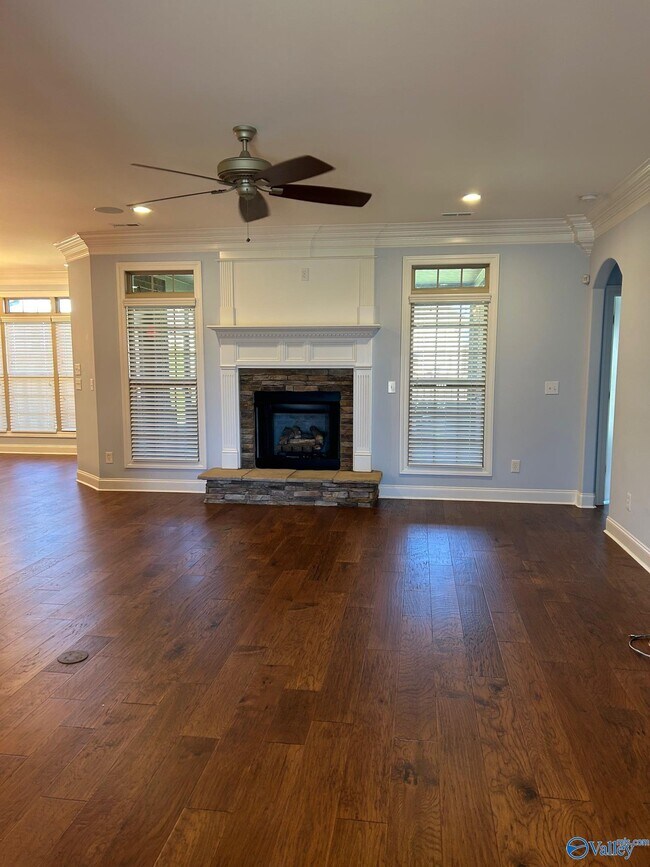 Building Photo - 152 Shalerock Dr