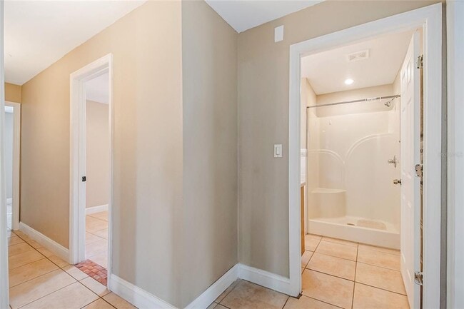 Building Photo - 1503 Lund Ave