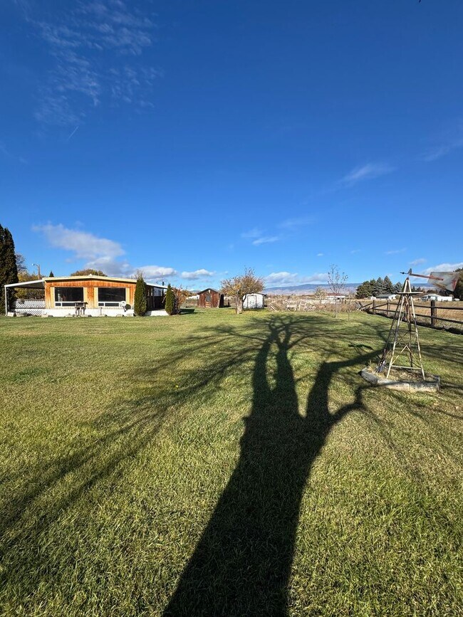 Building Photo - Spacious Pet-Friendly Rental on 3 Acres — Perfect for Horse Owners!