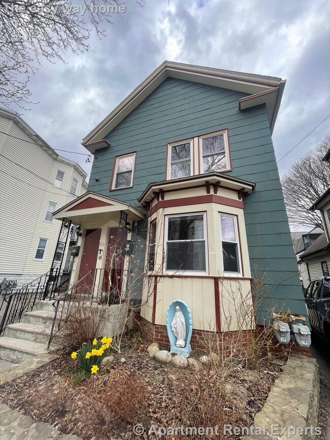 Building Photo - 23 Hall St