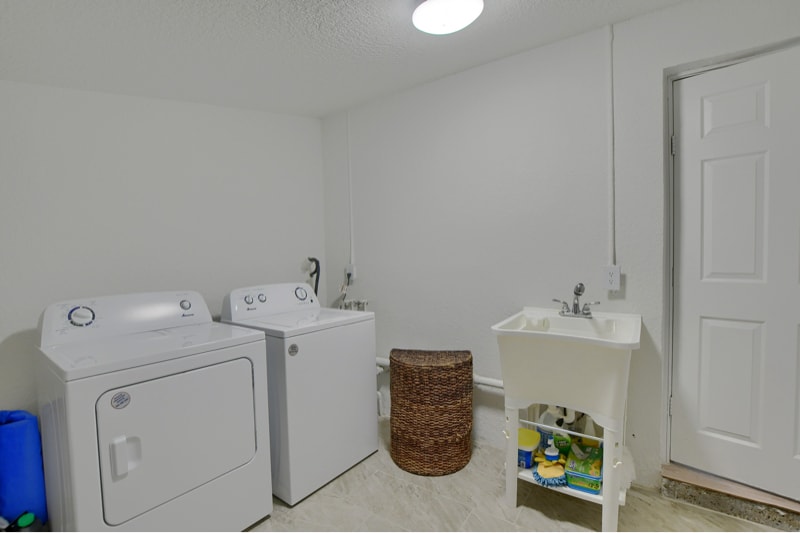 Building Photo - 1627 NE 1st St