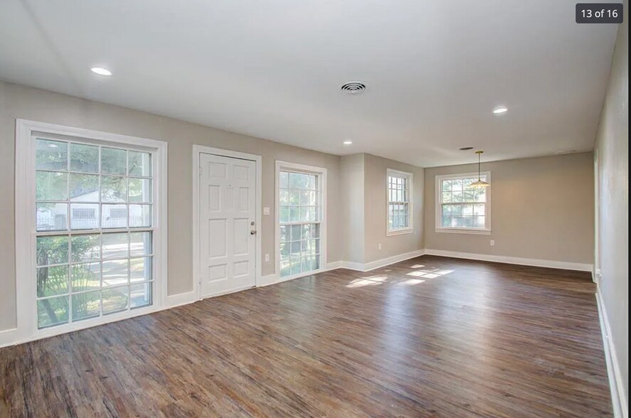 Building Photo - 417 Sue St