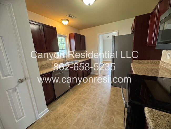 Building Photo - Charming 3-Bedroom Home in Raeford, NC