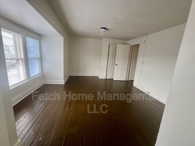 Building Photo - 123 S Richland Ave