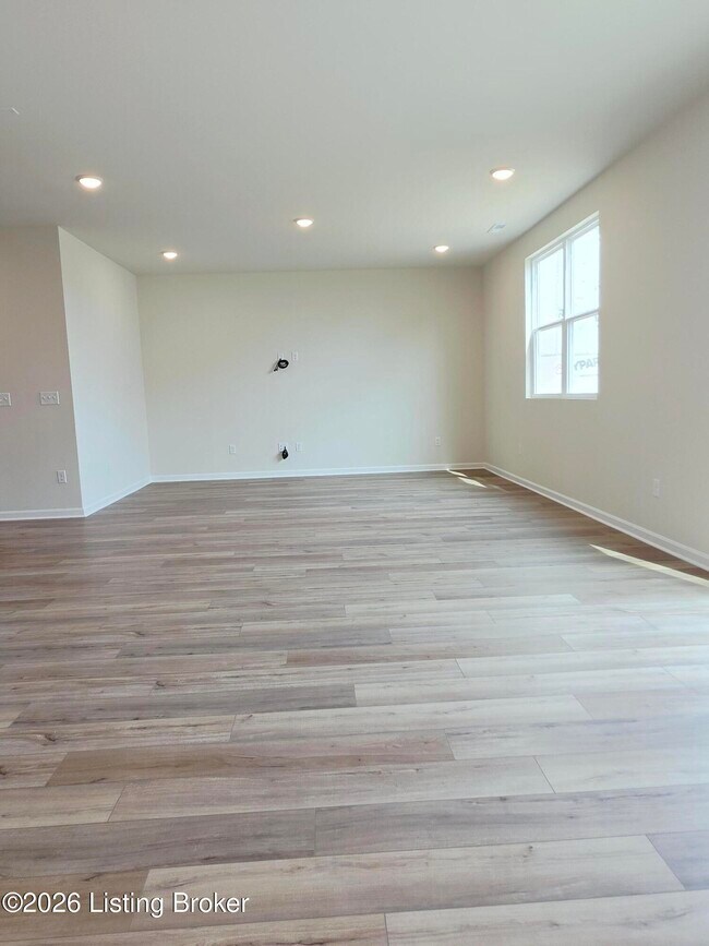 Building Photo - 11144 Castlebrook Dr