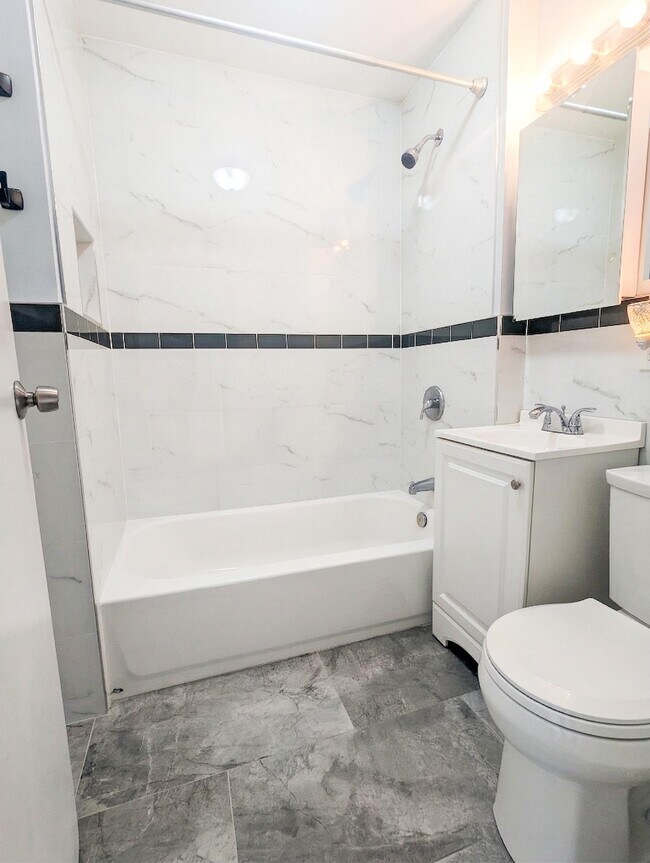 Building Photo - 582 60th St