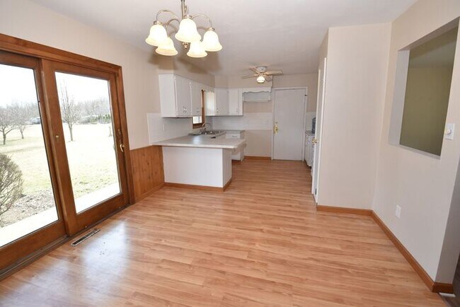 Building Photo - 2 bedroom home in Mishawaka