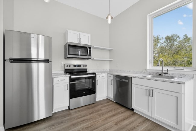 Building Photo - 89 Fishburne St