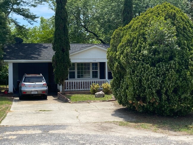 Building Photo - 1402 Fairfax Dr