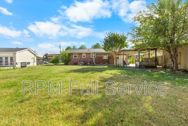 Building Photo - 465 Clearwater Dr