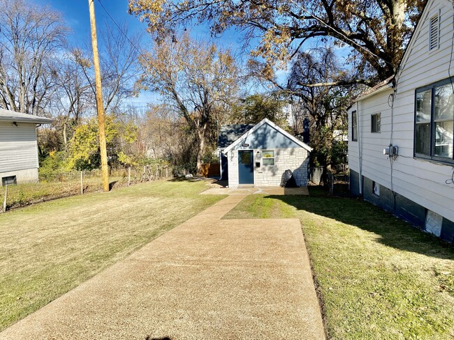 Building Photo - 7207 Harney Ave