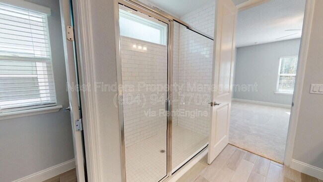 Building Photo - 307 Killarney Ave