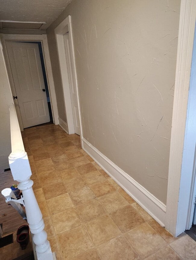 Building Photo - Beautiful 4 Bed/ 2 Bath House for Rent