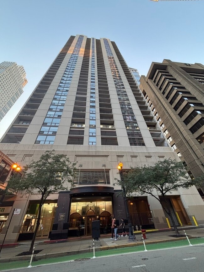 Building Photo - 200 N Dearborn St