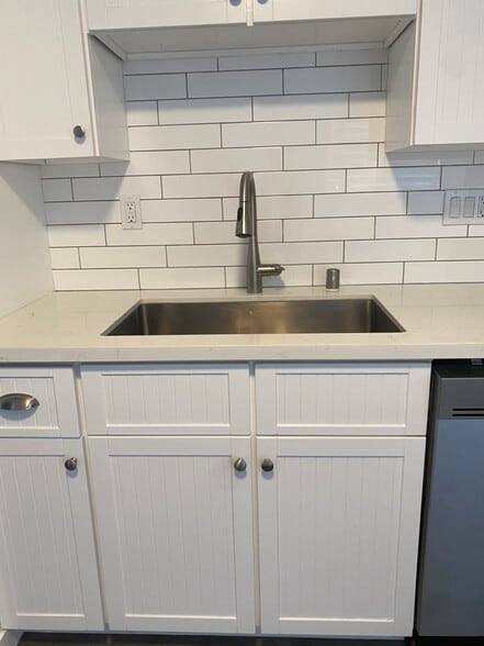 Kitchen - 2411 Gates Ave