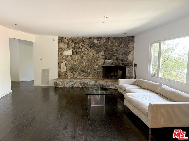 Building Photo - 11064 Wrightwood Ln
