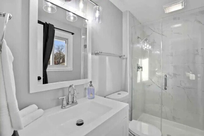Building Photo - 409 Clifton Ct