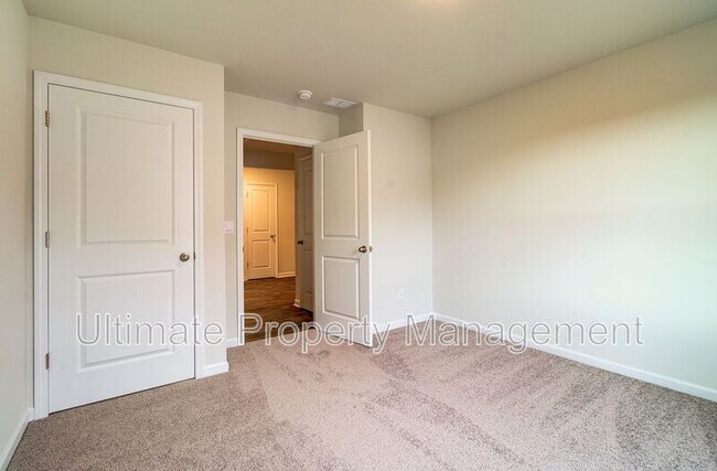 Building Photo - 1823 Fox Trce Cir