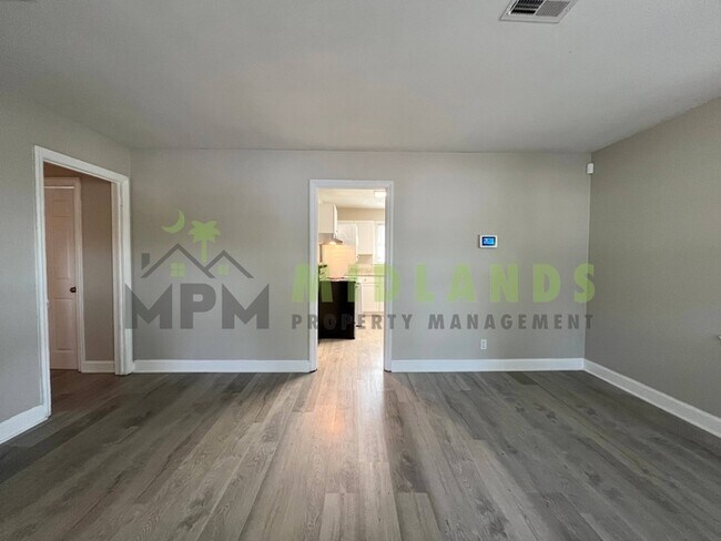 Building Photo - 6811 Doby Dr