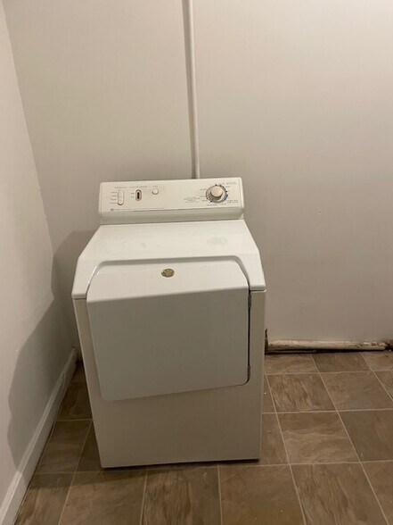 Building Photo - 117A Hawthorne St