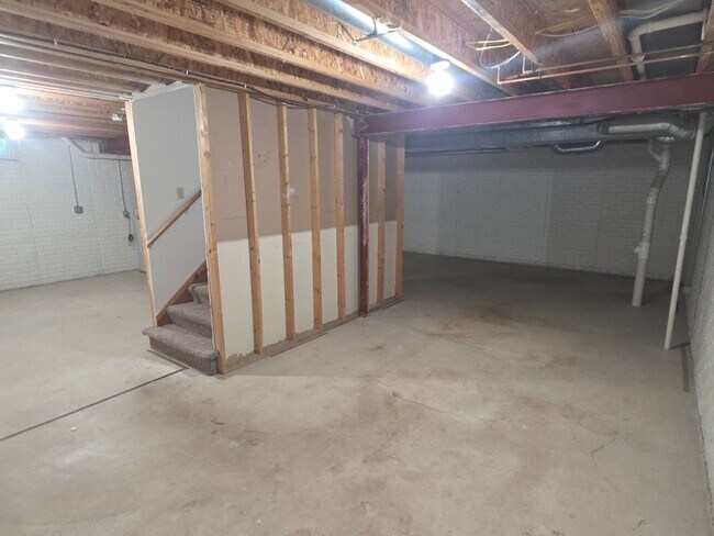 Building Photo - 3205 S Ridge Crest Ct