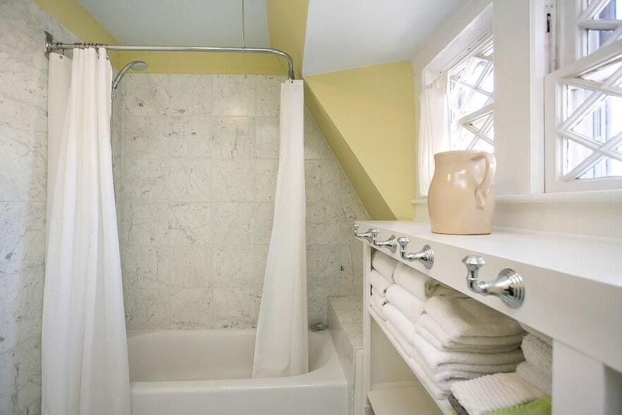 Building Photo - 1 Seaview Ave