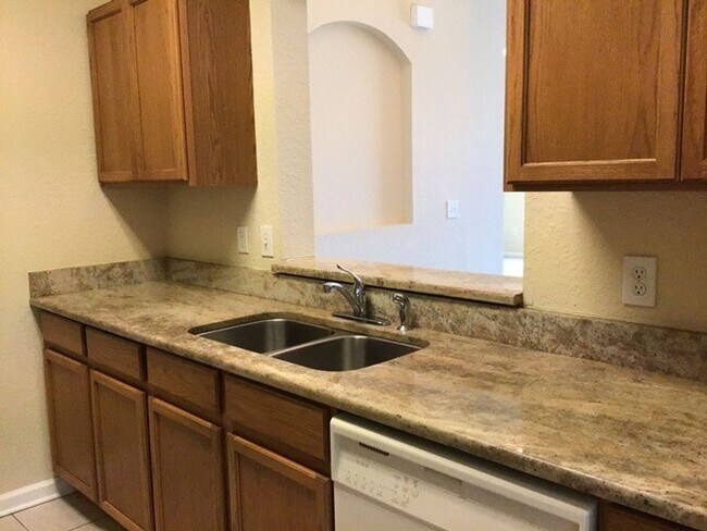 Building Photo - 6240 Contessa Dr