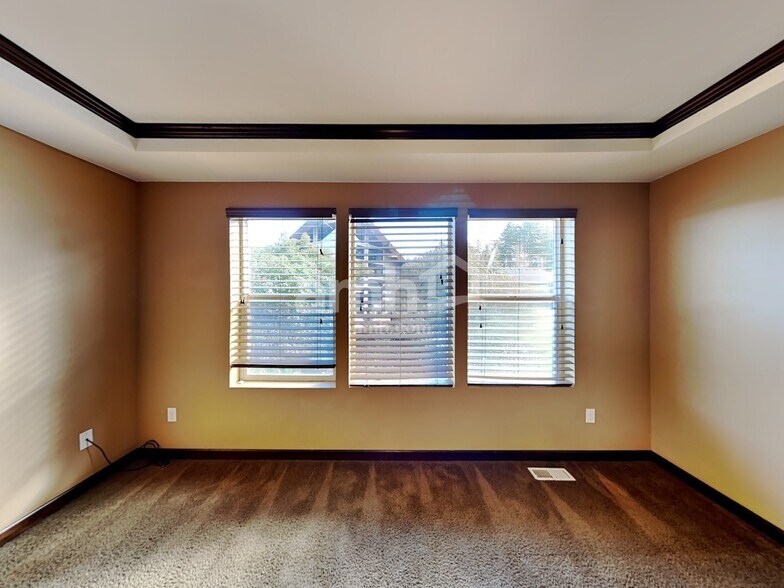 Building Photo - 9421 203rd Street Ct E