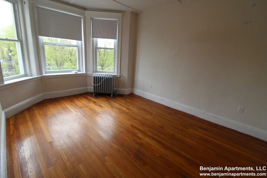 Building Photo - 1161 Boylston St