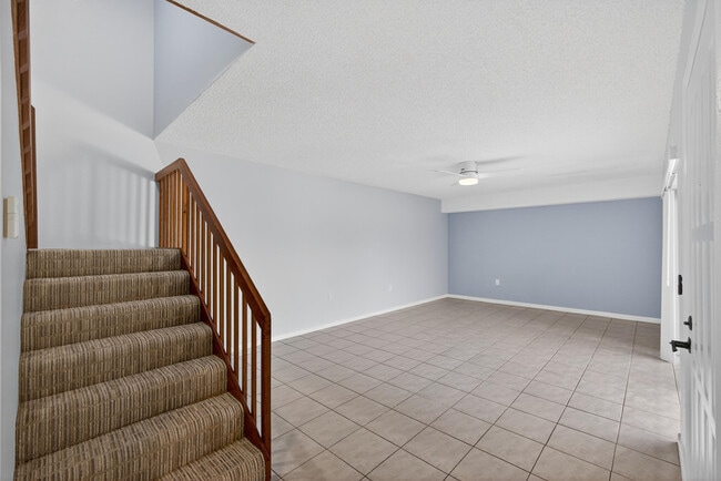 Building Photo - 1622 16th Way