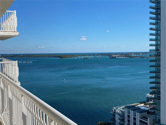Building Photo - 1200 Brickell Bay Dr