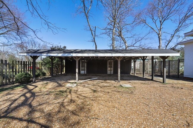 Building Photo - 134 S Hatton