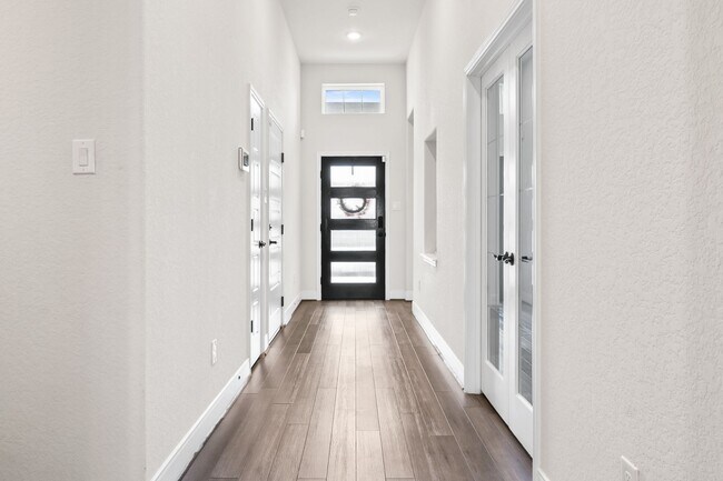 Building Photo - 16622 Daylight Ln