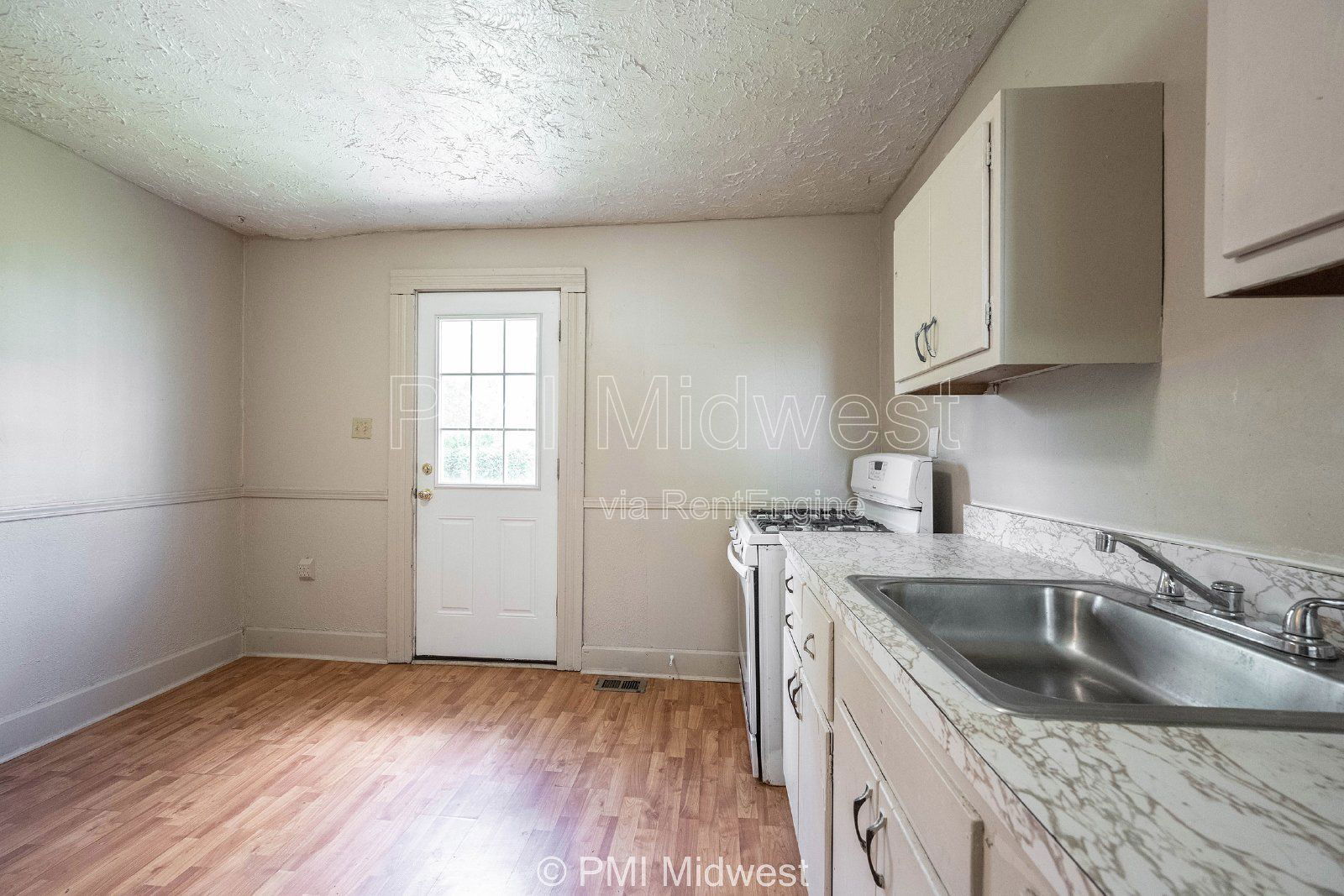 Building Photo - 632 S State St