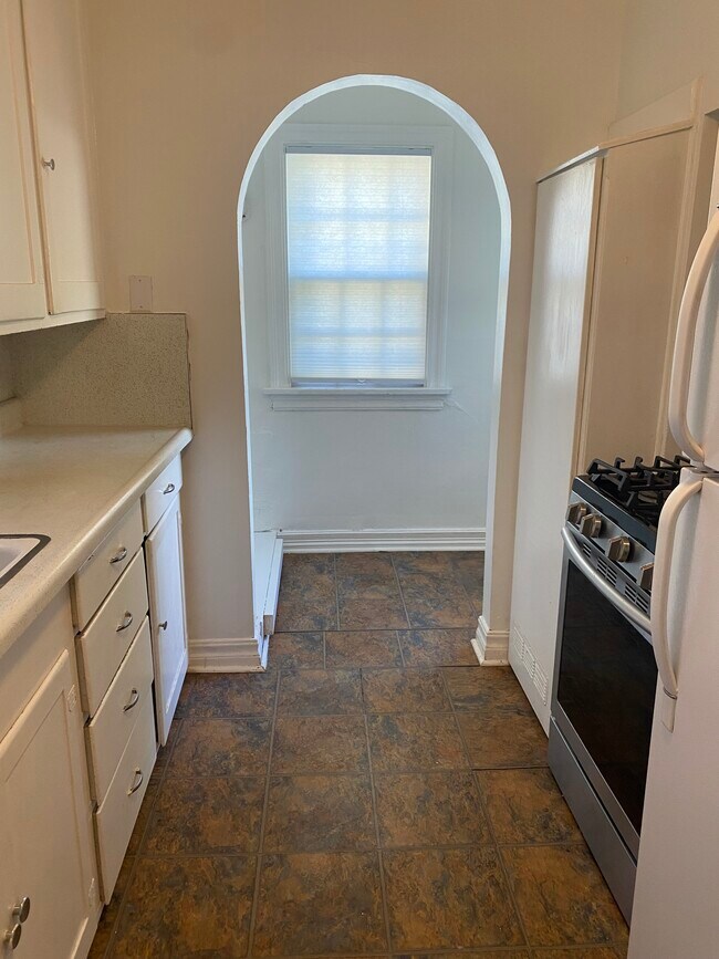 Building Photo - 2121 NW 28th St