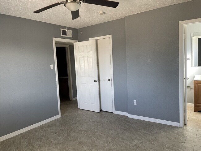 Building Photo - 8137 Staghorn Dr