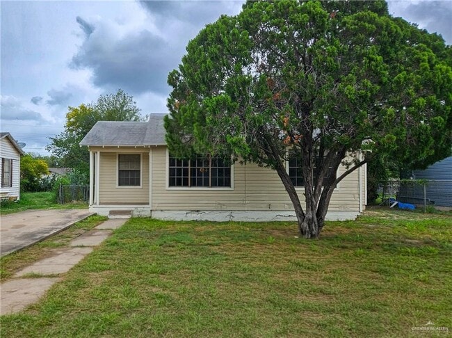 Building Photo - 1606 Quince Ave
