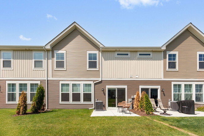 Building Photo - 16515 Golden Vly Ln