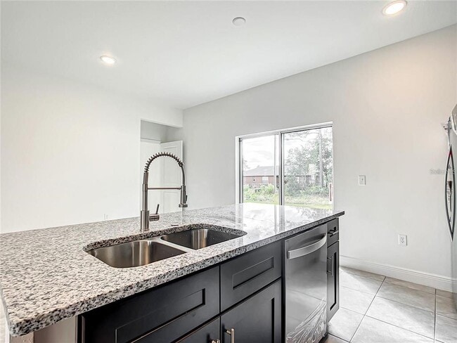 Building Photo - 406 Marion Oaks Trail