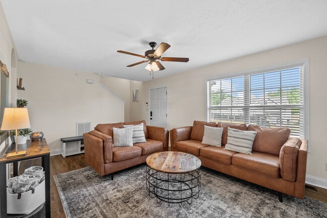 Building Photo - 420 N Magnolia Dr