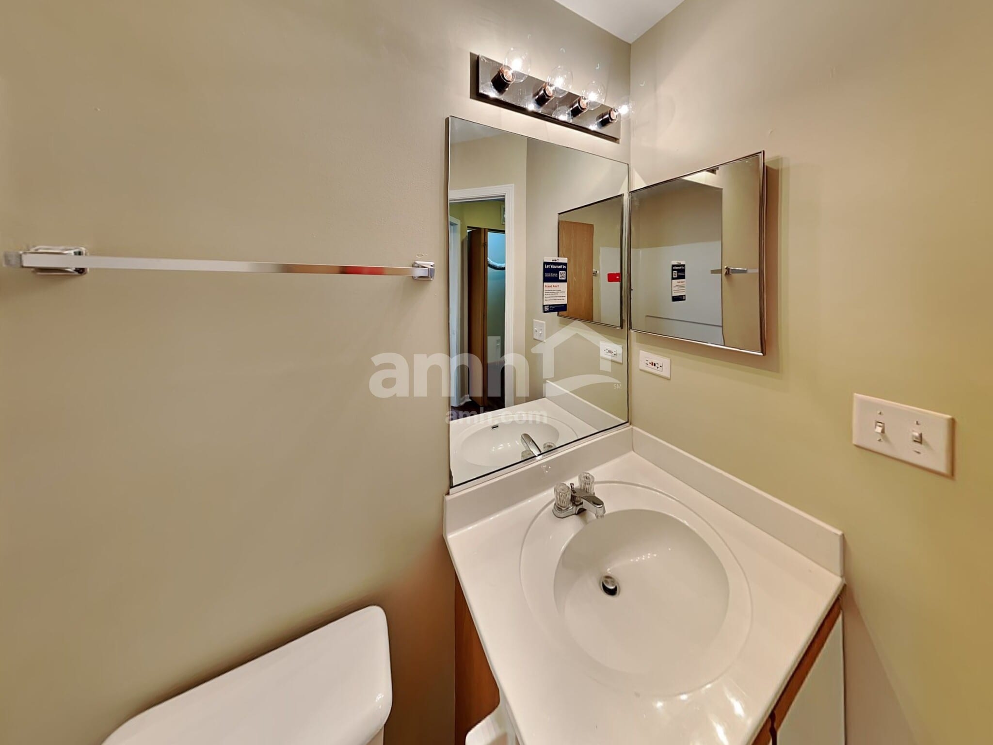 Building Photo - 2440 Frost Dr