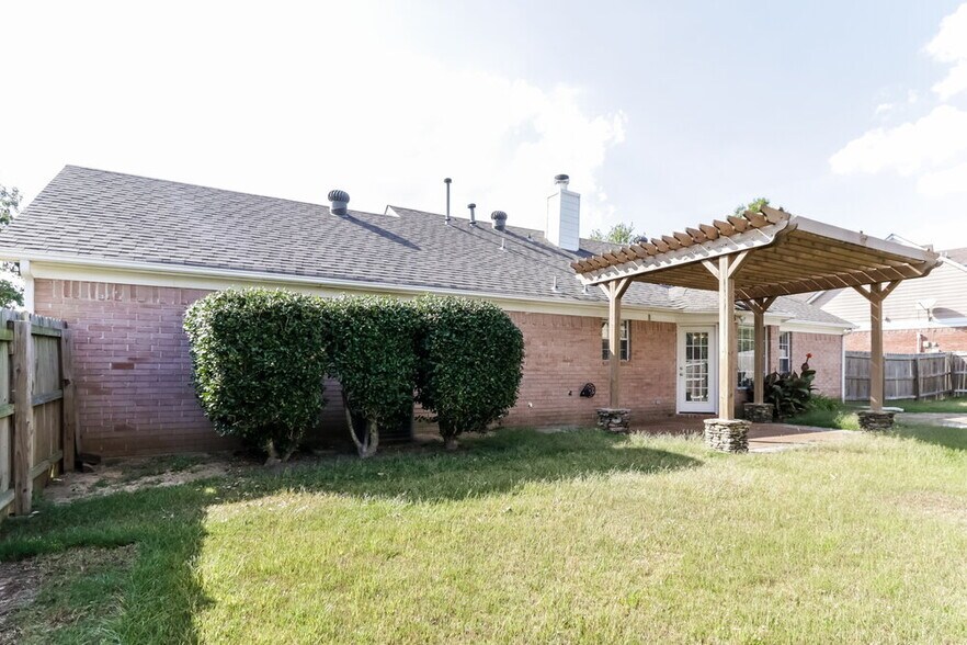Building Photo - 3102 Valley Green Ln