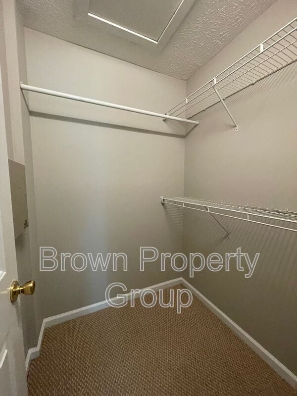 Building Photo - 6307 Fox Glen Dr