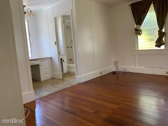 Building Photo - 2964 E Manoa Rd