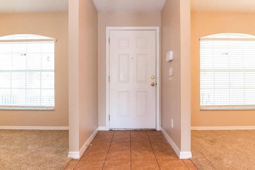 Building Photo - 214 Pleasant Hill Dr