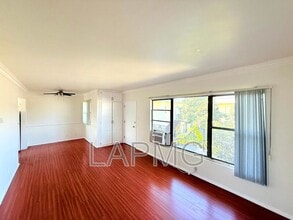 Building Photo - 655 N Manhattan Pl