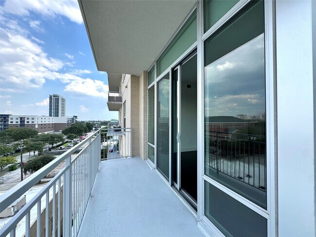 Building Photo - 3120 Smith St